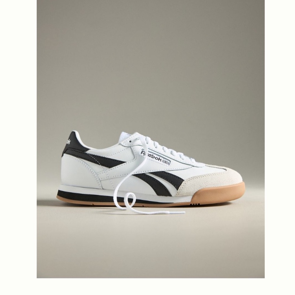 Reebok sneakers sz 7men/ 8 women - Picture 2 of 12